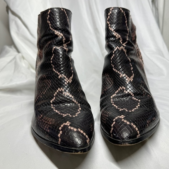 Steve Madden Jillian Mocha Multi Heeled Reptile Snake Print Brown Bootie Size 7 - Picture 4 of 13